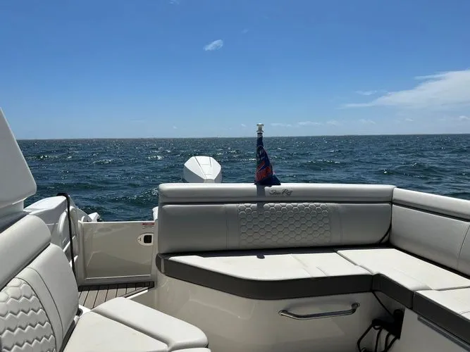 Slide: The Image of 2024 Sea Ray 270 Sdx - Image 8 - 8