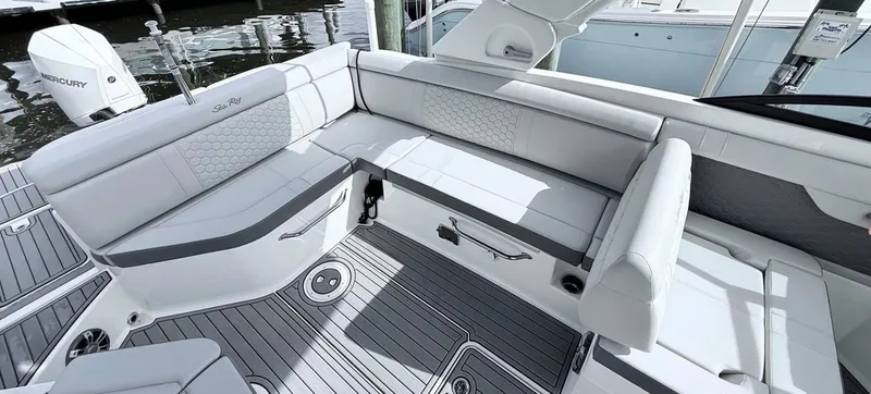 Slide: The Image of 2024 Sea Ray 270 Sdx - Image 9 - 9
