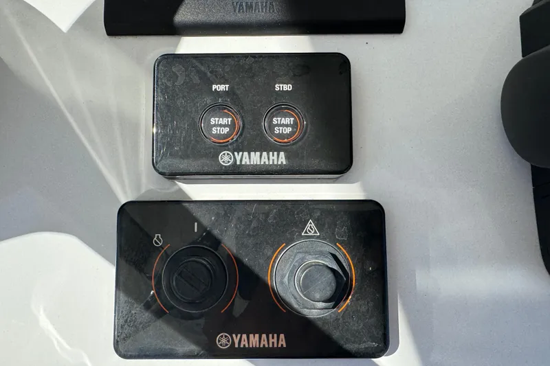 Slide: The Image of Yamaha control panel on 2022 Sea Hunt Gamefish 25 boat dashboard. - 11