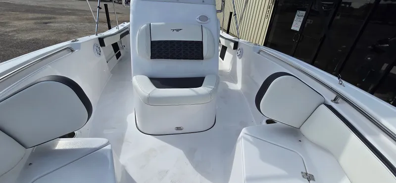 Slide: The Image of Tidewater 198 CC Adventure 2026 - 19