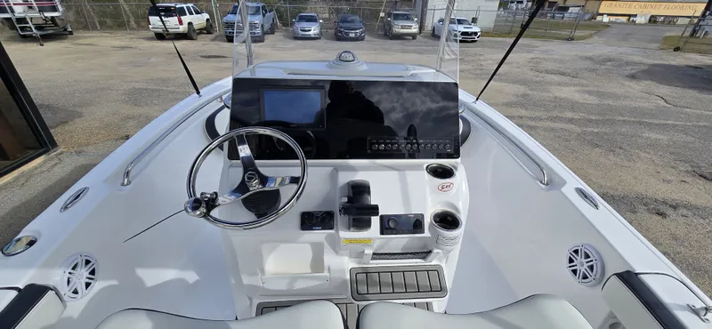 Slide: The Image of Tidewater 198 CC Adventure 2026 - 9