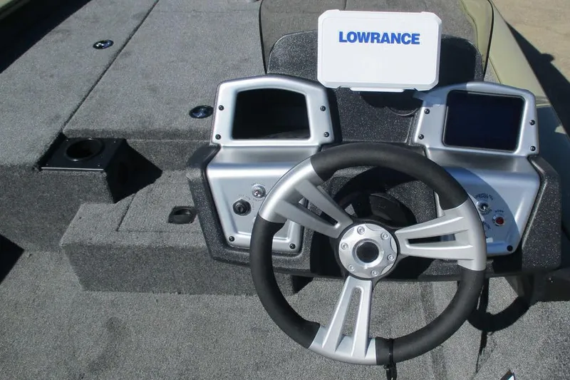 Slide: The Image of Steering console of 2026 Tracker Pro Team 190 boat with Lowrance electronics. - 4