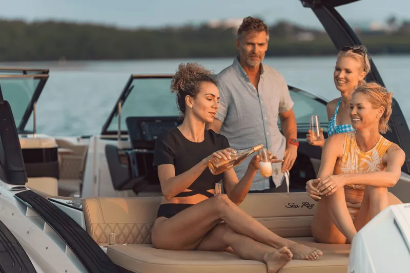 Slide: The Image of Sea Ray SLX 280 2026 - 23