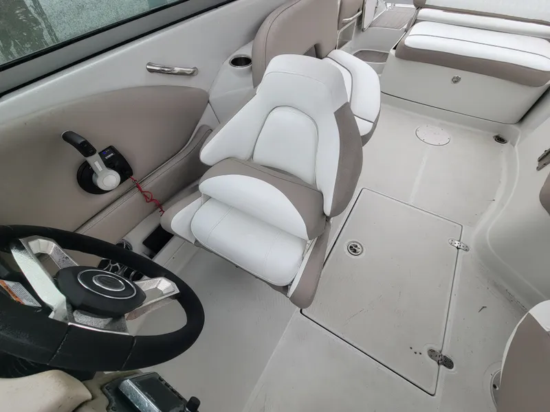 Slide: The Image of Crownline Boats E275XS 2019 - 5