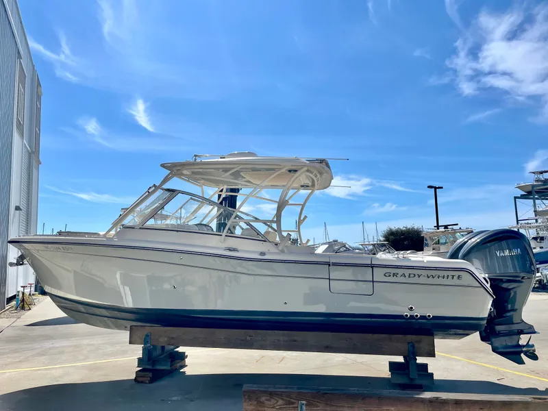 Slide: The Image of Grady-White Freedom 285 2021 - 12