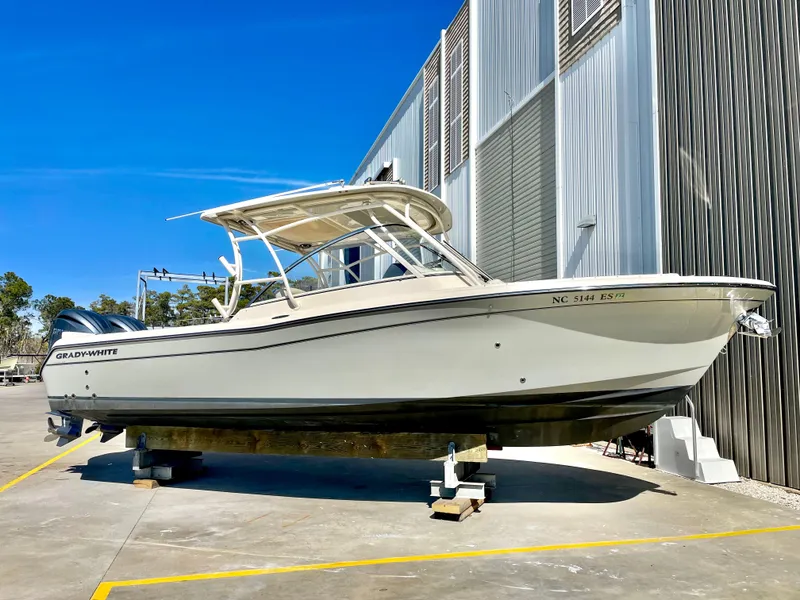 Slide: The Image of Grady-White Freedom 285 2021 - 13