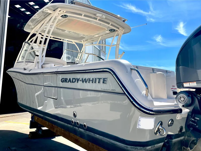 Slide: The Image of Grady-White Freedom 285 2021 - 14