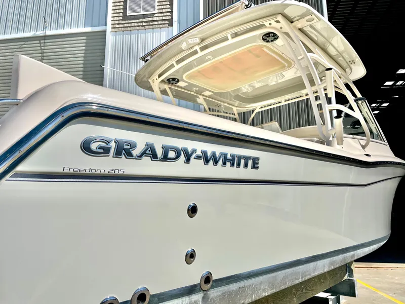 Slide: The Image of Grady-White Freedom 285 2021 - 20