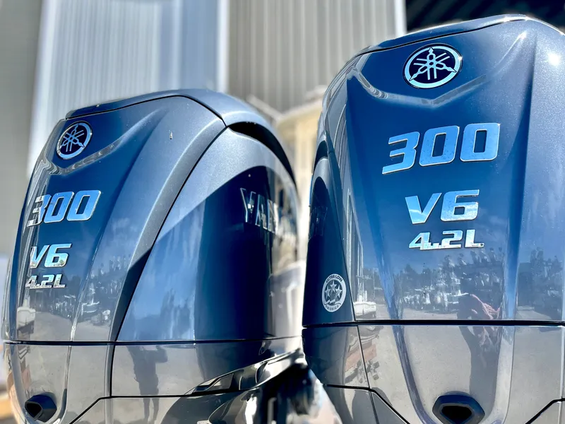 Slide: The Image of Grady-White Freedom 285 2021 - 25