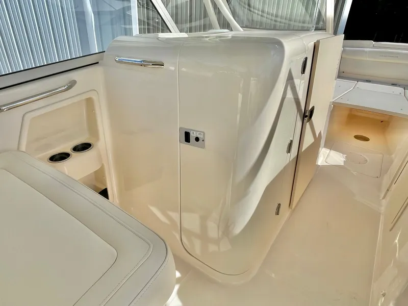 Slide: The Image of Grady-White Freedom 285 2021 - 26