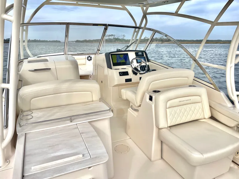 Slide: The Image of Grady-White Freedom 285 2021 - 43