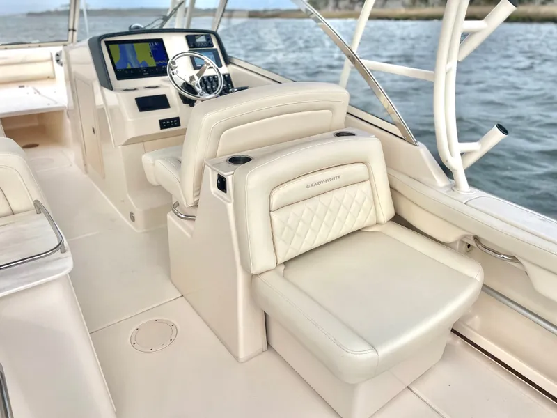 Slide: The Image of Grady-White Freedom 285 2021 - 44