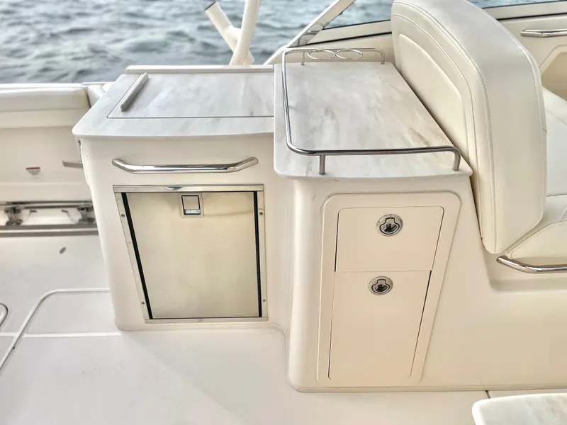 Slide: The Image of Grady-White Freedom 285 2021 - 46