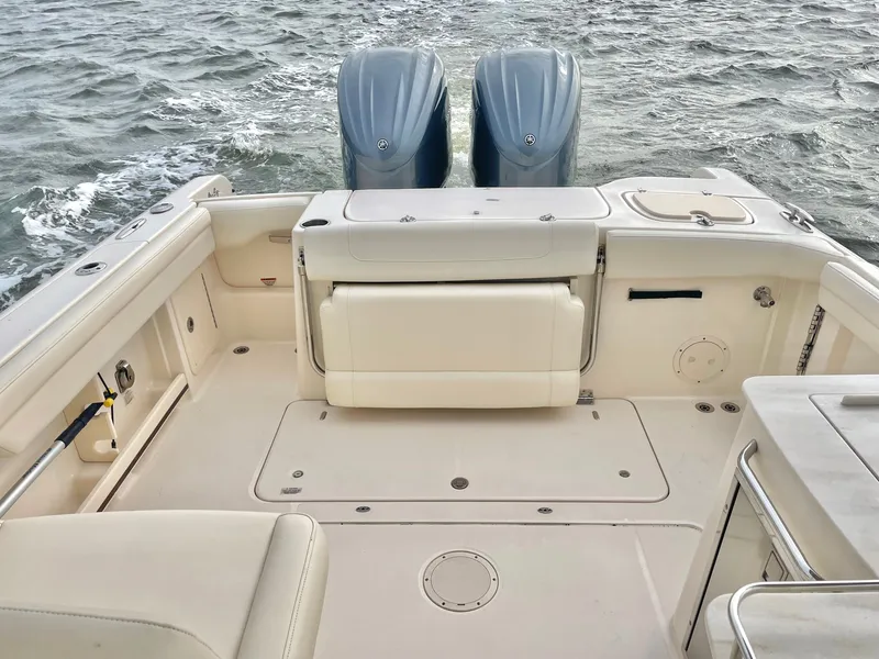 Slide: The Image of Grady-White Freedom 285 2021 - 48