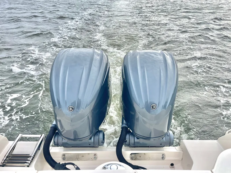 Slide: The Image of Grady-White Freedom 285 2021 - 51