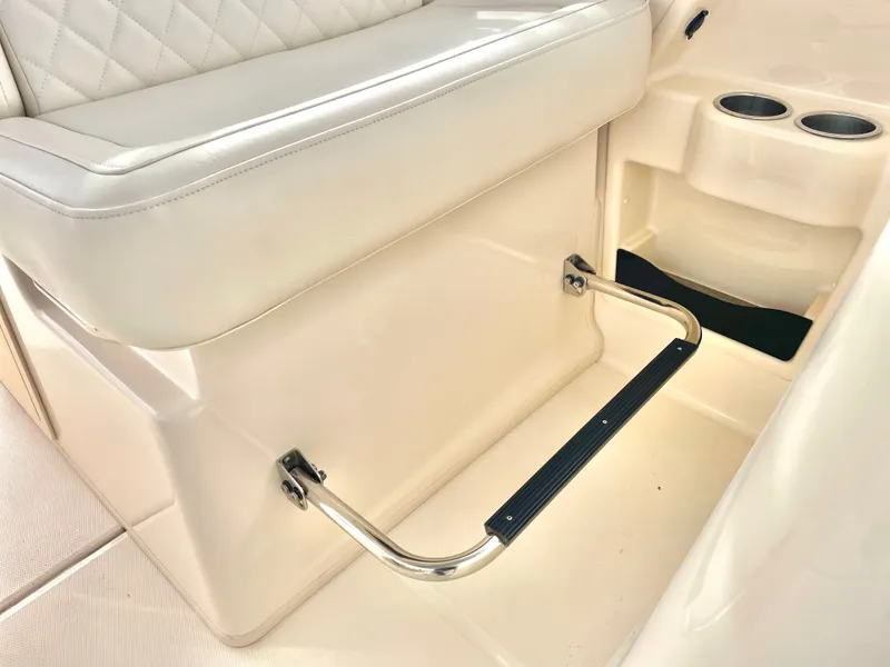 Slide: The Image of Grady-White Freedom 285 2021 - 63