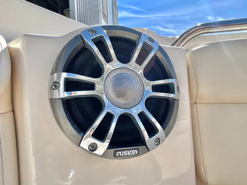 Slide: The Image of Grady-White Freedom 285 2021 - 69