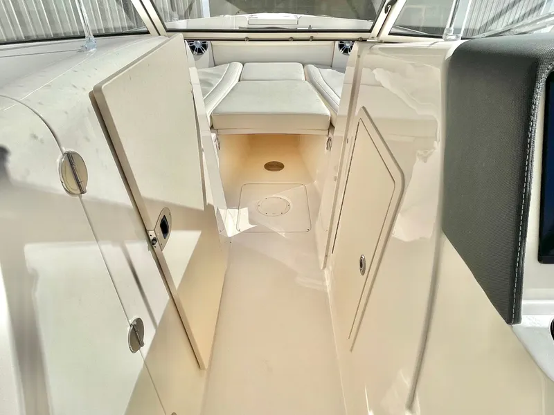 Slide: The Image of Grady-White Freedom 285 2021 - 70