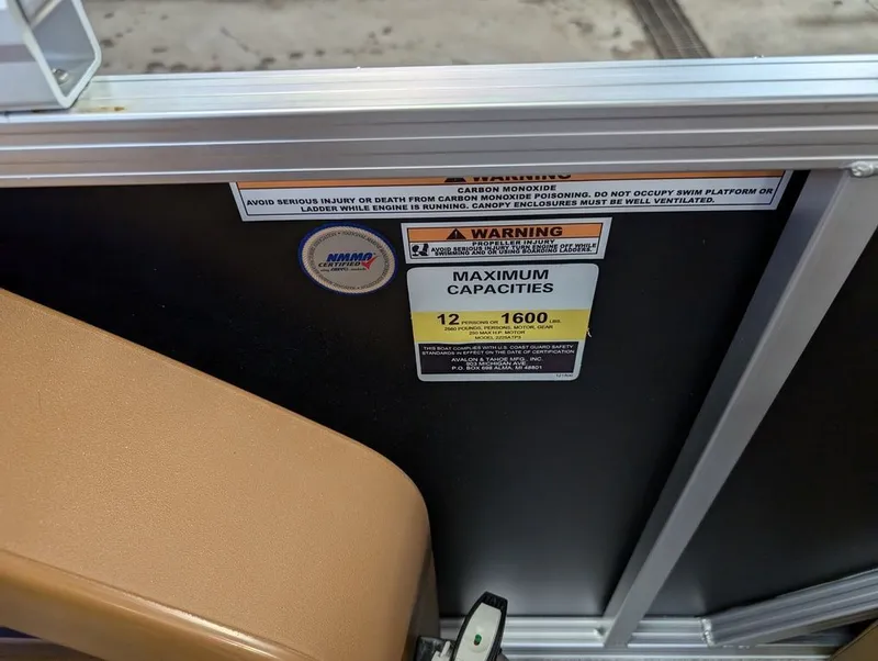 Slide: The Image of Tahoe LTZ 300HP QLS 2385 Tritoon 2026 - 14