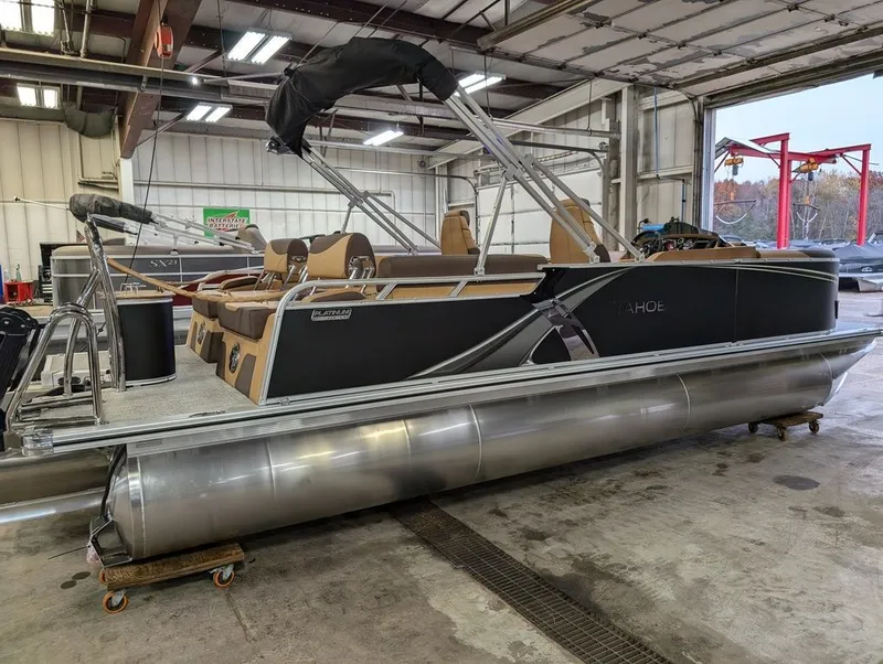 Slide: The Image of Tahoe LTZ 300HP QLS 2385 Tritoon 2026 - 34