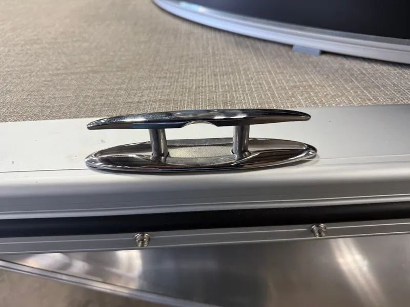 Slide: The Image of Tahoe LTZ 300HP VRB 2385 Swingback Tritoon 2026 - 39