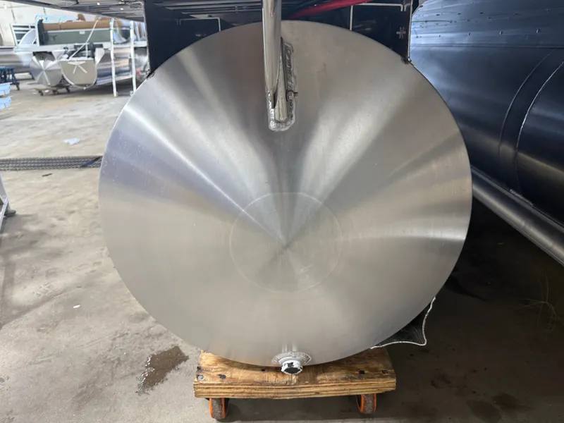 Slide: The Image of Tahoe LTZ 300HP VRB 2385 Swingback Tritoon 2026 - 45