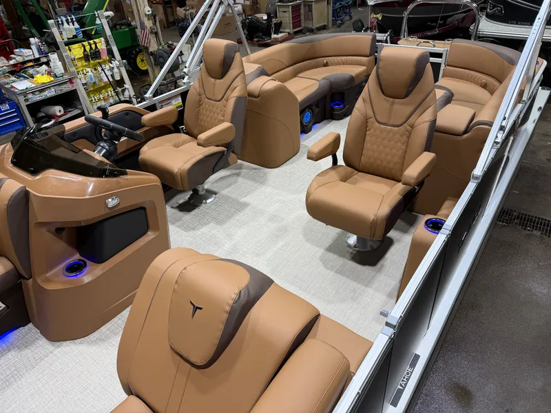 The Image of Tahoe LTZ 300HP Quad Lounge 2385 Tritoon 2026 - 1