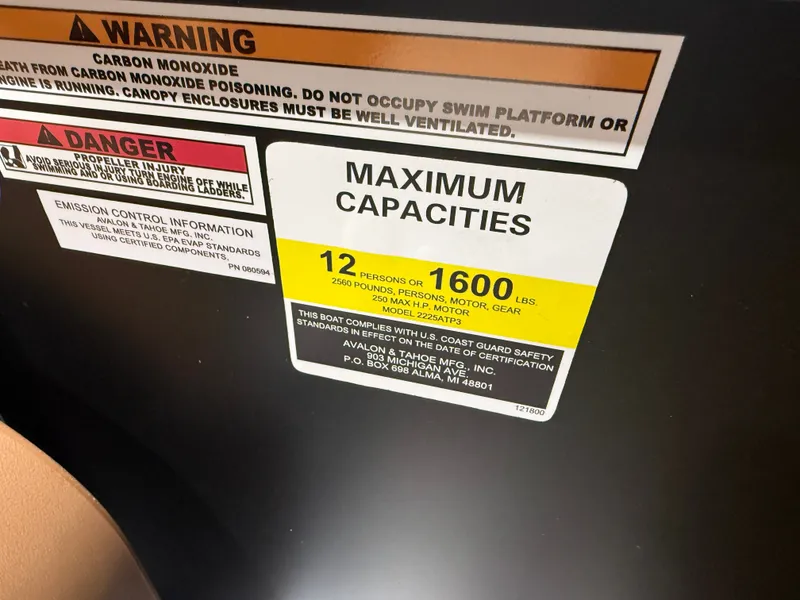 Slide: The Image of Tahoe LTZ 300HP Quad Lounge 2385 Tritoon 2026 - 18