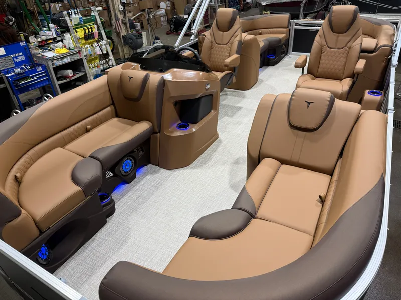 Slide: The Image of Tahoe LTZ 300HP Quad Lounge 2385 Tritoon 2026 - 32