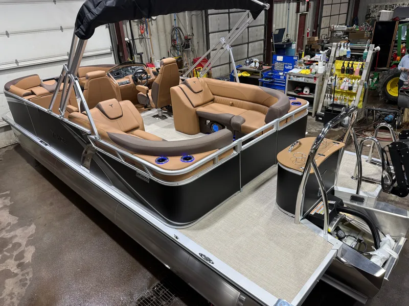 Slide: The Image of Tahoe LTZ 300HP Quad Lounge 2385 Tritoon 2026 - 54