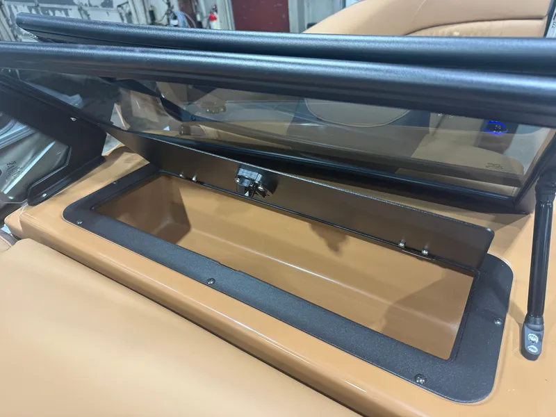 Slide: The Image of Tahoe LTZ 300HP Elite Windshield 2385 Tritoon 2026 - 30