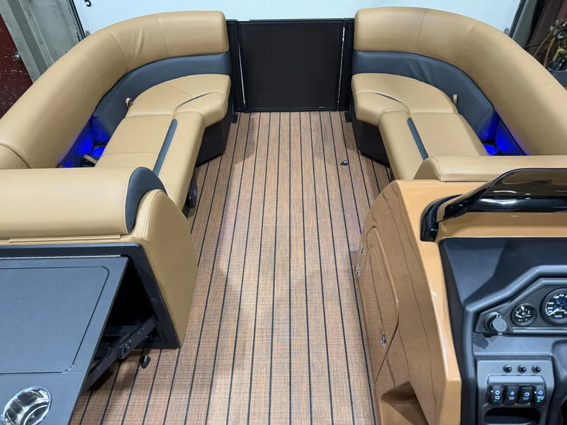Slide: The Image of Bentley Pontoons Legacy 300HP Swingback 243 Tritoon 2026 - 36