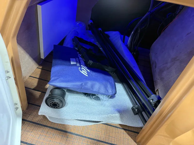 Slide: The Image of Bentley Pontoons Legacy 300HP Swingback 243 Tritoon 2026 - 37