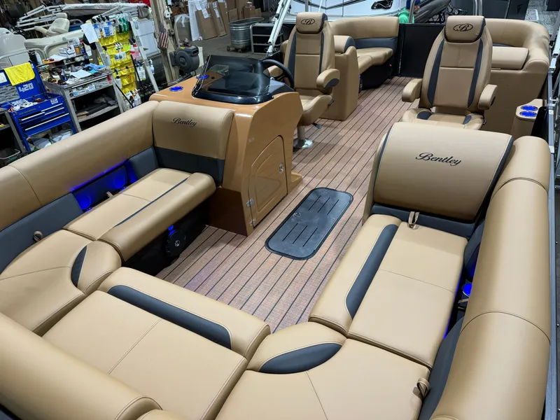 Slide: The Image of Bentley Pontoons Legacy 300HP 243 Navigator Quad Lounge Tritoon 2026 - 29