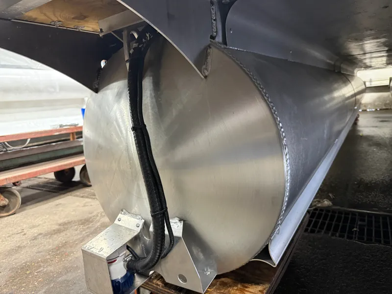 Slide: The Image of Bentley Pontoons Legacy 300HP 243 Navigator Quad Lounge Tritoon 2026 - 38