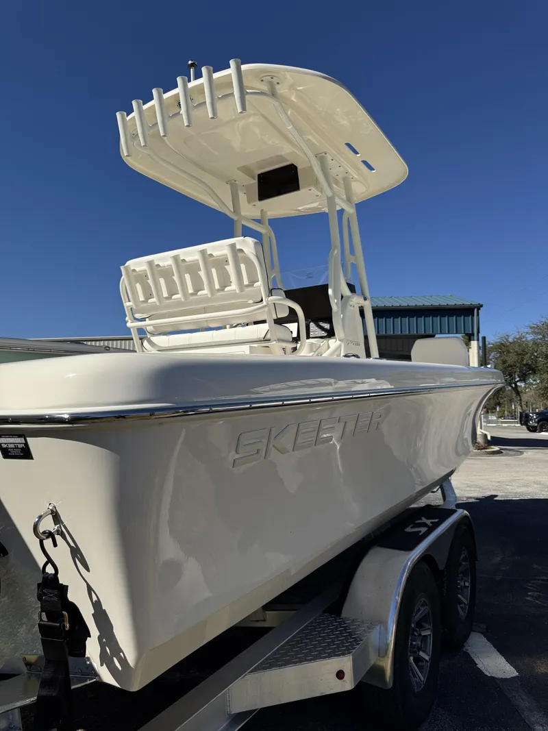 Slide: The Image of Skeeter SX2350 2026 - 24