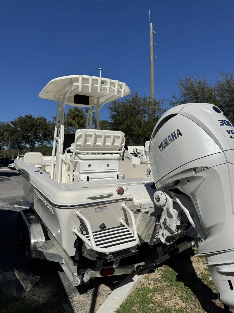 Slide: The Image of Skeeter SX2350 2026 - 3