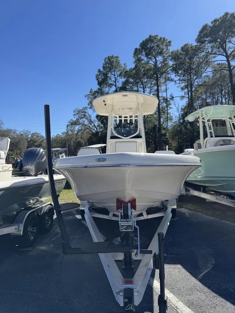 Slide: The Image of Skeeter SX2350 2026 - 30