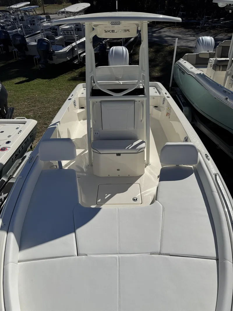 Slide: The Image of Skeeter SX2350 2026 - 36