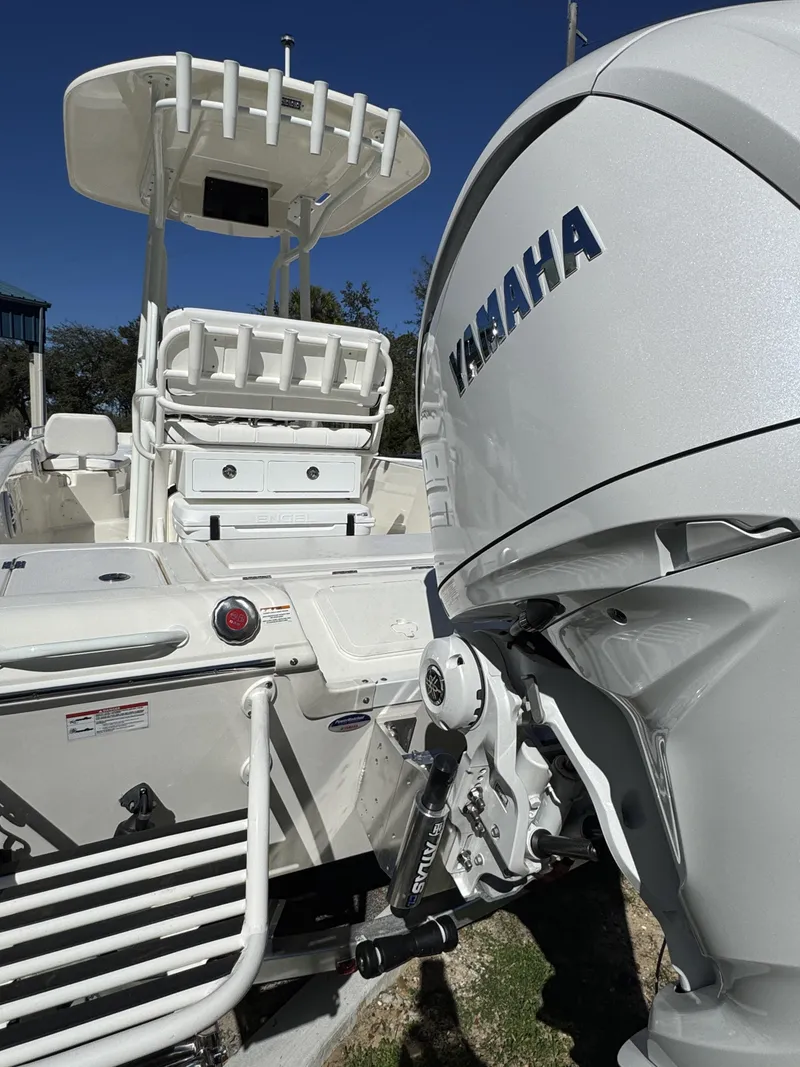 Slide: The Image of Skeeter SX2350 2026 - 4