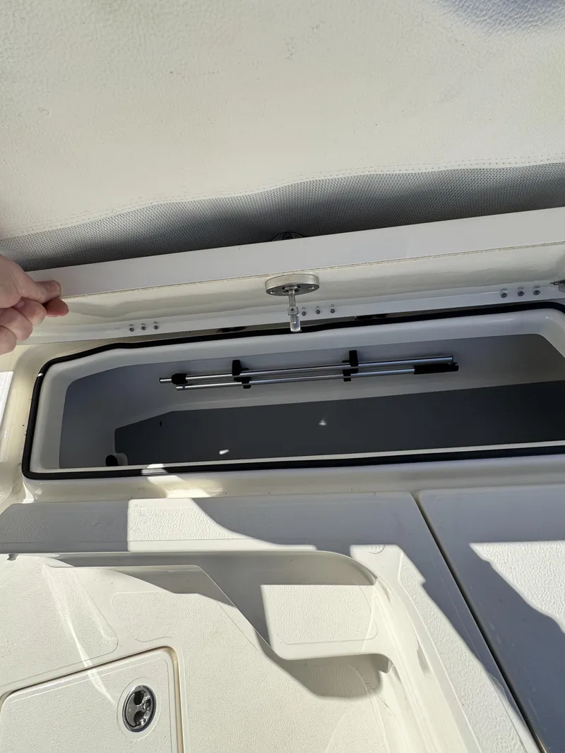 Slide: The Image of Skeeter SX2350 2026 - 42