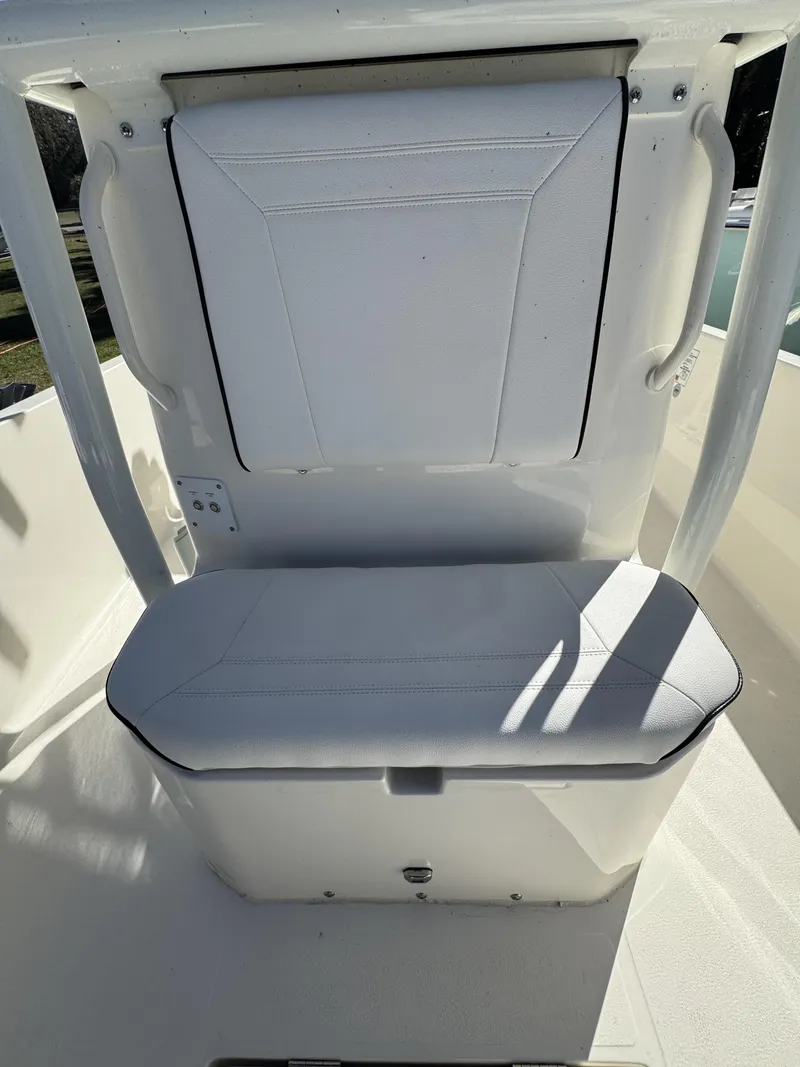 Slide: The Image of Skeeter SX2350 2026 - 43