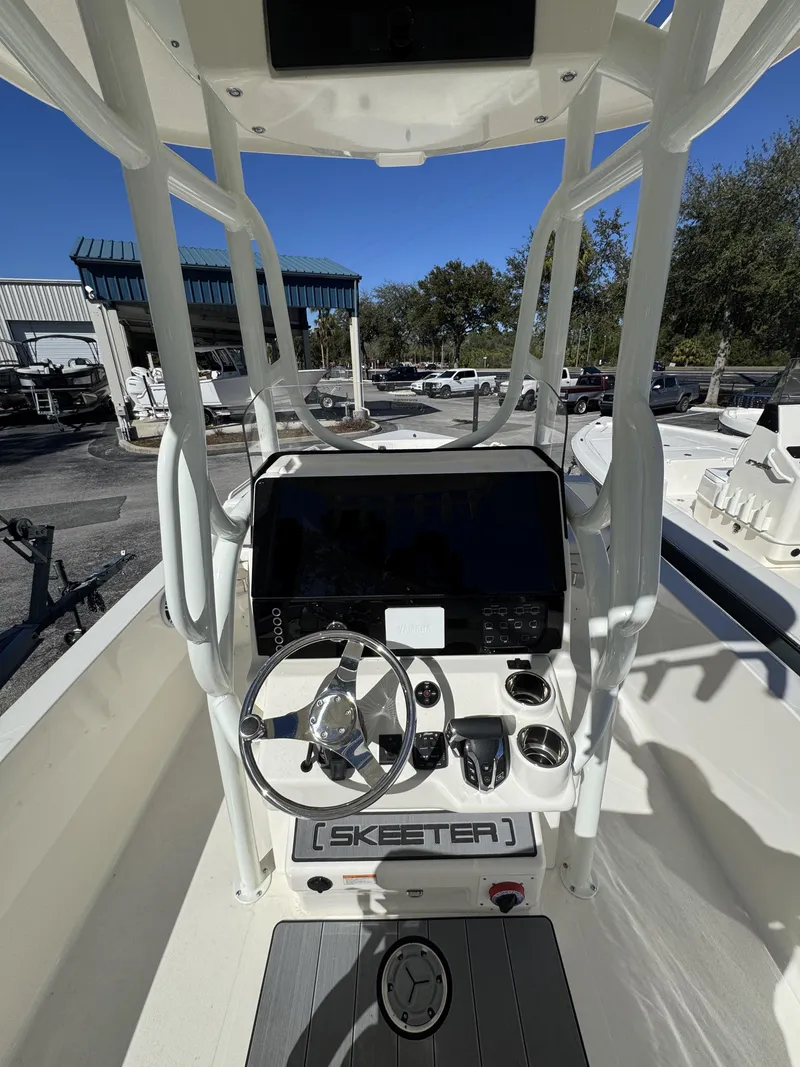 Slide: The Image of Skeeter SX2350 2026 - 46