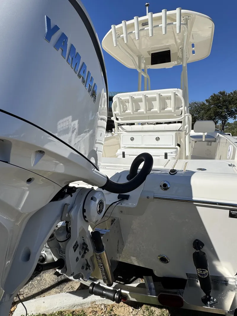 Slide: The Image of Skeeter SX2350 2026 - 5