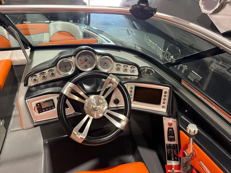 Slide: The Image of MasterCraft X2 2014 - 11