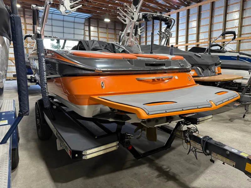 Slide: The Image of MasterCraft X2 2014 - 3