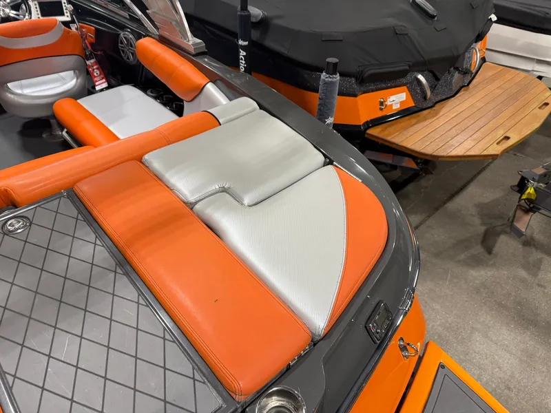 Slide: The Image of MasterCraft X2 2014 - 7