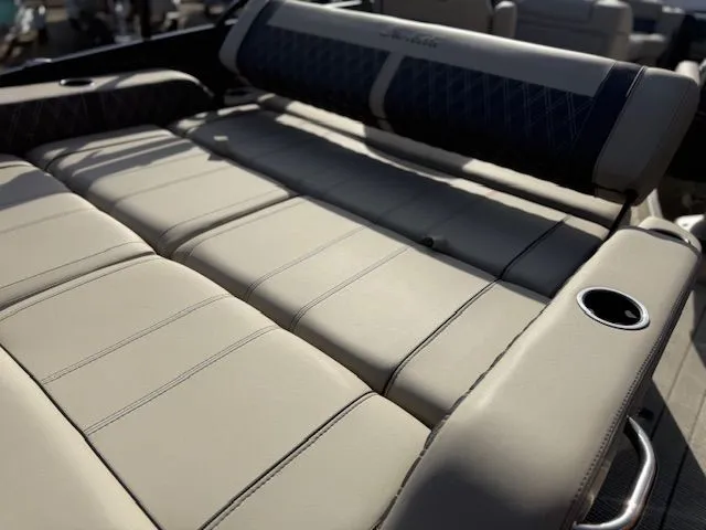 Slide: The Image of Barletta L25UC 2023 - 10