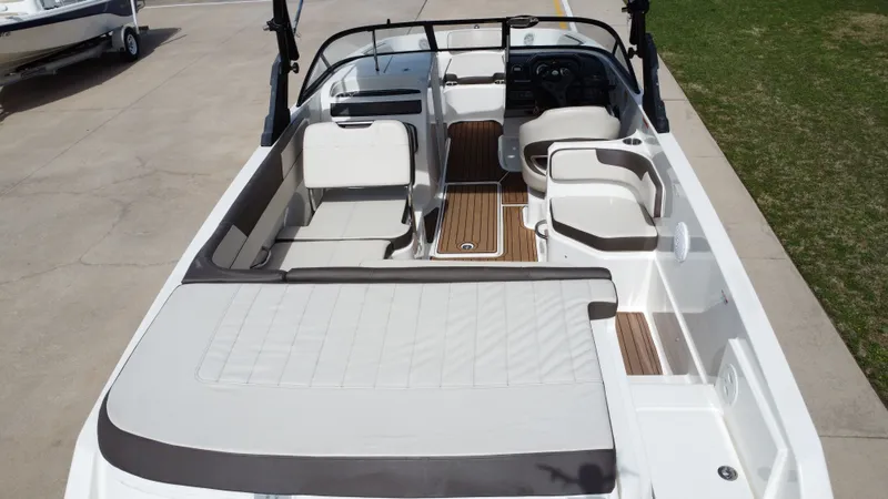 Slide: The Image of Bayliner VR6 2018 - 20