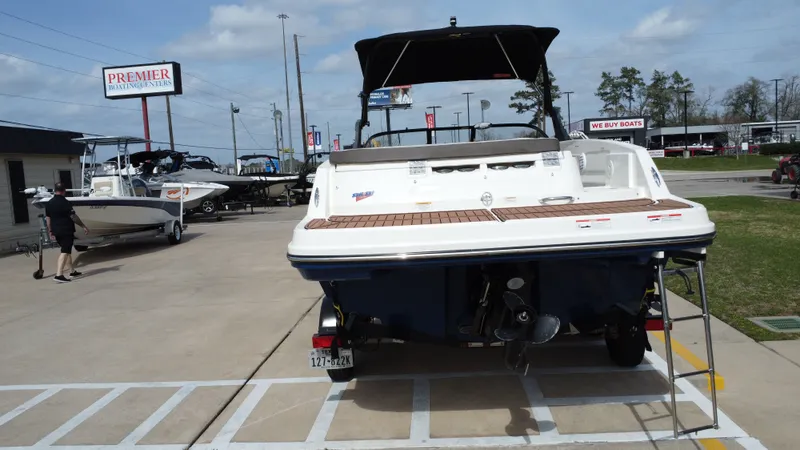 Slide: The Image of Bayliner VR6 2018 - 5